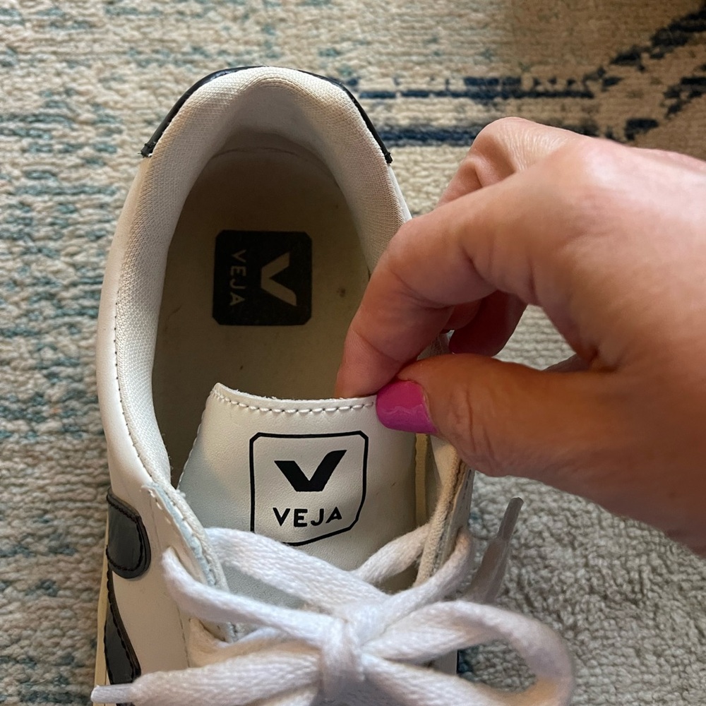 Women’s Veja Campo Tennis Sneaker Black White Size 7 /EU 38 - Picture 7 of 7
